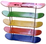 Étagères a cd en planches de skates usagées 01