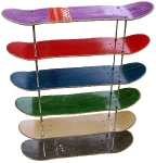 Étagères a cd en planches de skates usagées 02